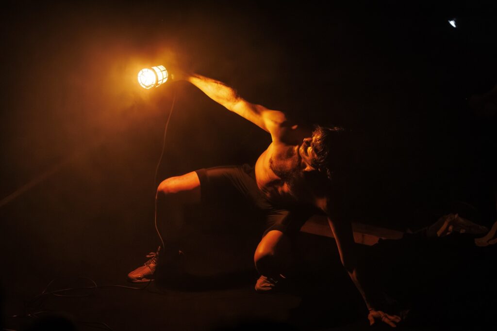 Het Huis — performance photograph